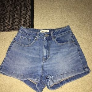 PACSUN MOM SHORT SIZE 26